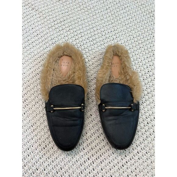 Target slides womens black and brown size 8 fuzzy gold detail shoes - Picture 1 of 4